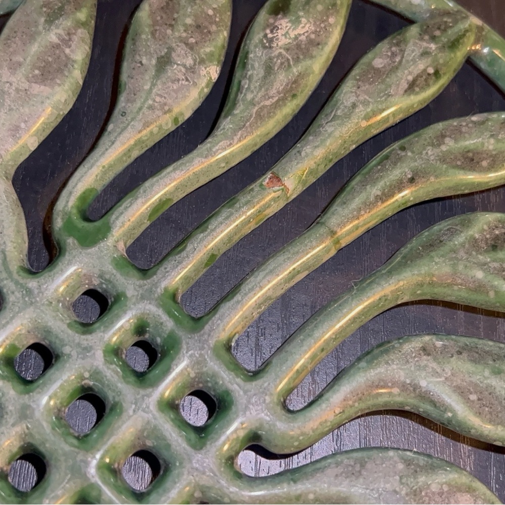 Green Oval Leaf Trivet - Picture 6 of 6